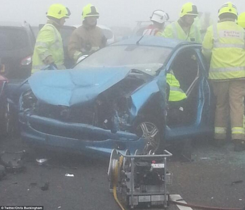 article-2412099-1BA1FC3A000005DC-607_964x827