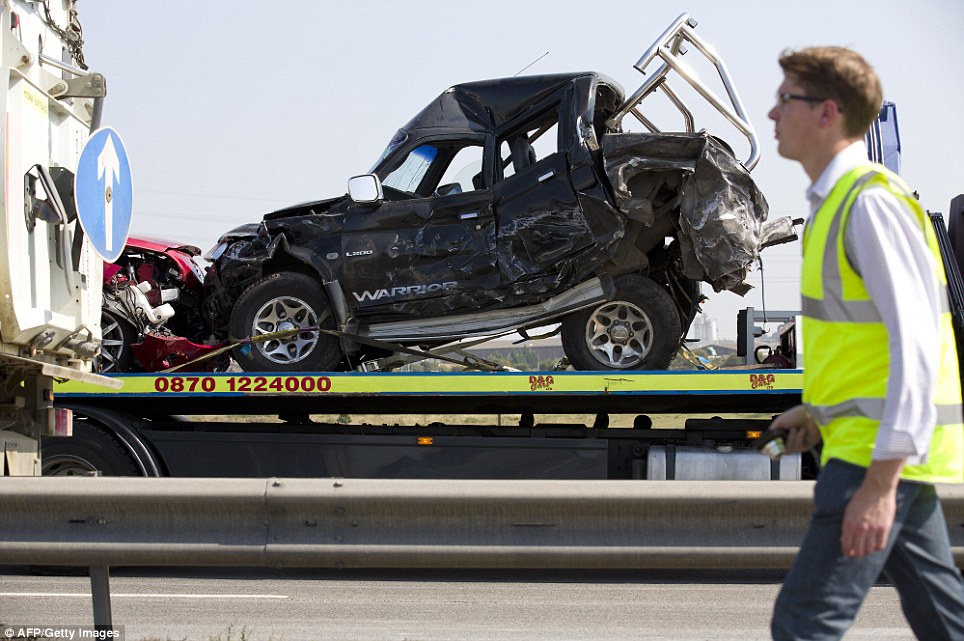 article-2412099-1BA35EBE000005DC-112_964x641